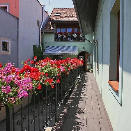 Boutique Slovenska - Bella Sicilia בית הארחה פרשוב